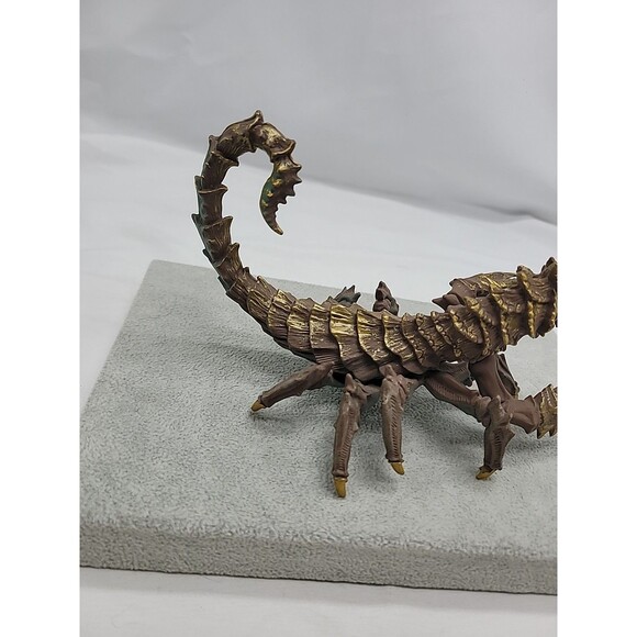 2015 Safari Ltd Desert Dragon PVC Golden Scorpion 7" Figure Toy - Picture 9 of 16